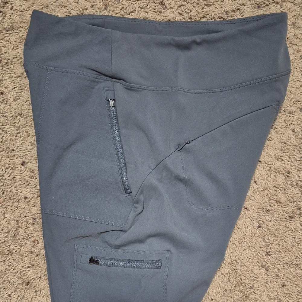 Athleta Headlands Hybrid High Rise Cargo Legging - Picture 5 of 6